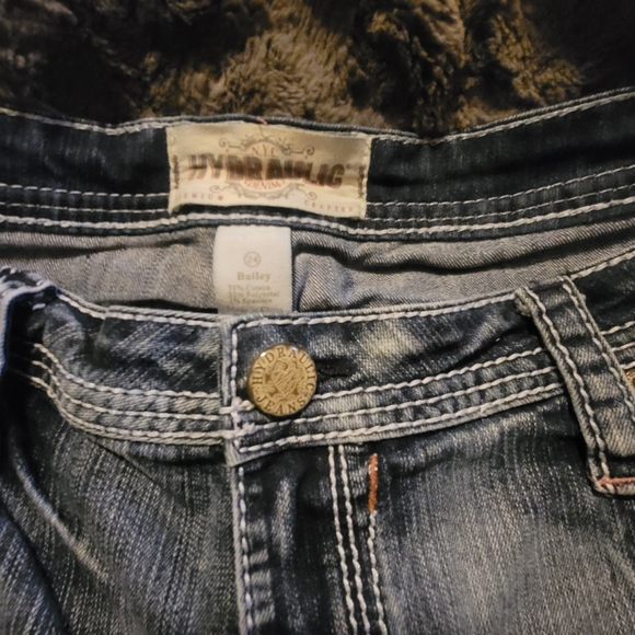 Hydraulic Capris - Picture 2 of 3